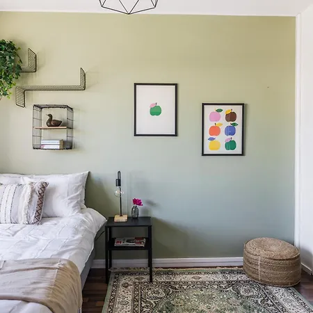 Lejlighed Peaceful & Bright With Balcony In Etelae-haaga