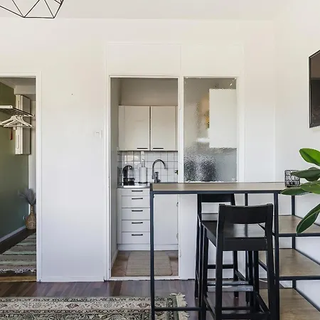 Διαμέρισμα Peaceful & Bright With Balcony In Etelae-haaga