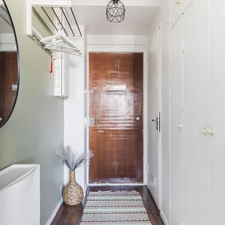 Lejlighed Peaceful & Bright With Balcony In Etelae-haaga *