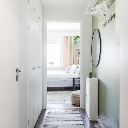 Peaceful & Bright With Balcony In Etelae-haaga * Helsinki